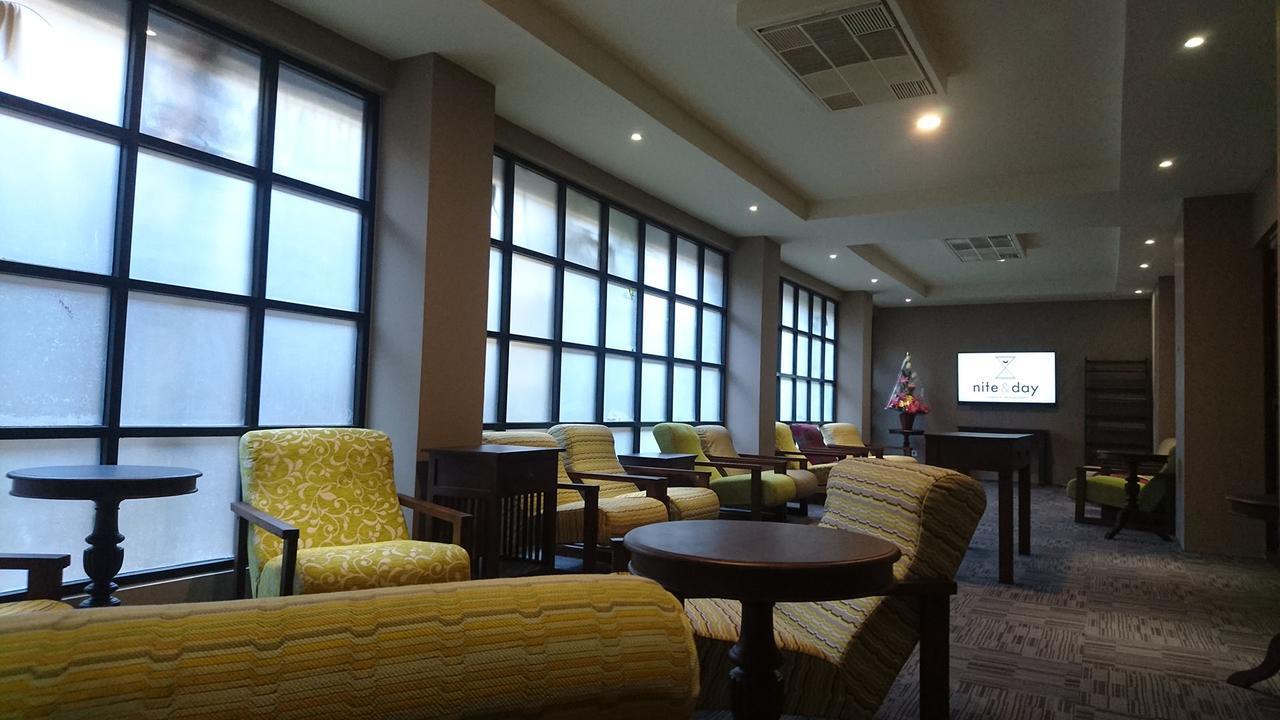Nite & Day Surabaya - Kedungdoro Hotel Exterior photo
